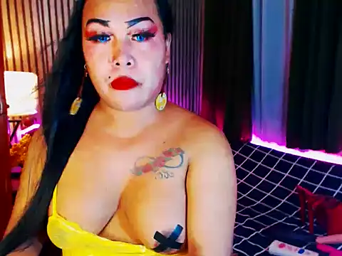 Snapshot of CumFactoryLuna chatting on June 2026 10:02:02 AM CumFactoryLuna online show from June 2026 10:02:02 AM