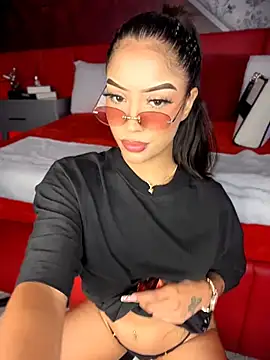 Snapshot of MystiqueXXX chatting on June 2026 01:15:01 PM MystiqueXXX online show from June 2026 01:15:01 PM