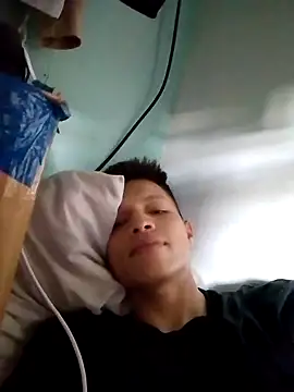 Snapshot of elinnki chatting on September 2025 09:27:02 PM elinnki online show from September 2025 09:27:02 PM