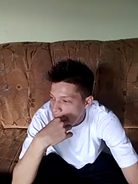 Snapshot of elinnki chatting on October 2025 06:02:01 PM elinnki online show from October 2025 06:02:01 PM