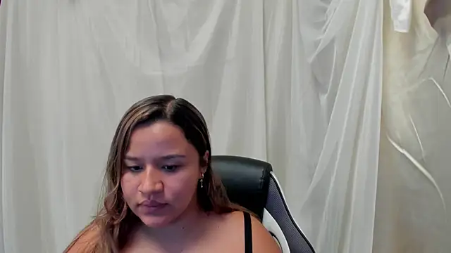 ElaBourn  online show from April 2026 04:23:01 PM