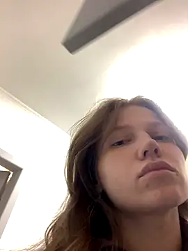 Leya F online show from September 2025 06:13:01 PM