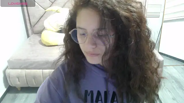 Velvet Moon V online show from January 2026 01:13:02 PM