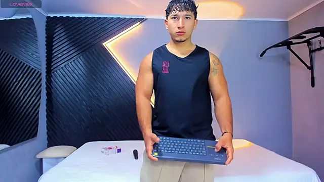 Horny nick18 online show from April 2026 04:12:02 PM