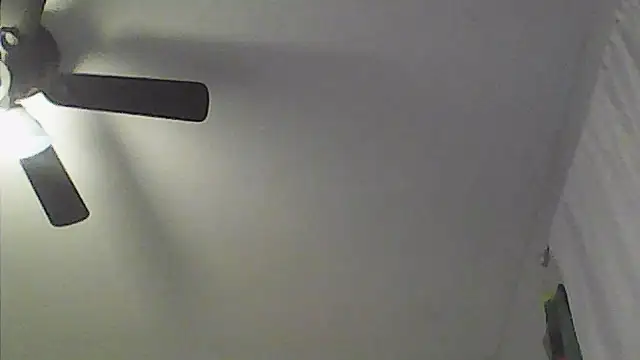 sarahkat86 online show from April 2026 11:43:02 PM