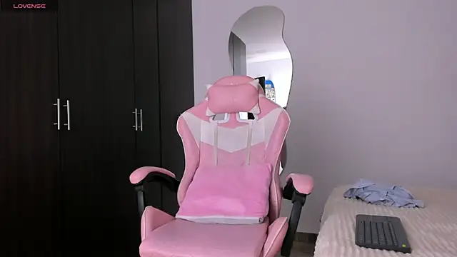 kendal hot01 online show from March 2026 07:13:02 PM