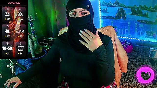 Snapshot of SultanaLayla chatting on June 2026 09:05:02 PM SultanaLayla online show from June 2026 09:05:02 PM