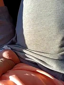 Snapshot of Micki2 chatting on September 2025 01:33:02 PM Micki2 online show from September 2025 01:33:02 PM