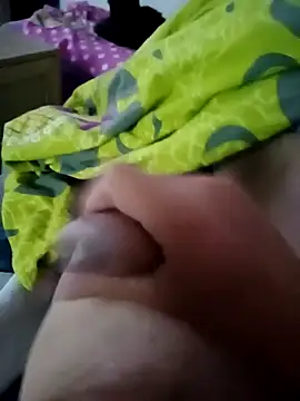 Snapshot of Micki2 chatting on September 2025 05:35:02 AM Micki2 online show from September 2025 05:35:02 AM