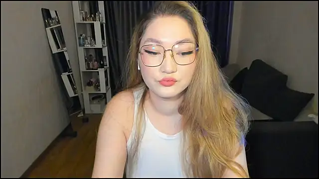 lyra x online show from March 2026 04:51:01 PM