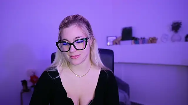 leokitty  online show from April 2026 01:06:02 PM