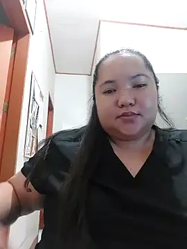 LianaCruzado online show from April 2026 02:03:02 PM