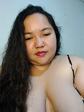 LianaCruzado online show from April 2026 12:17:01 PM