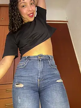 Yasmin777  online show from April 2026 06:30:02 PM