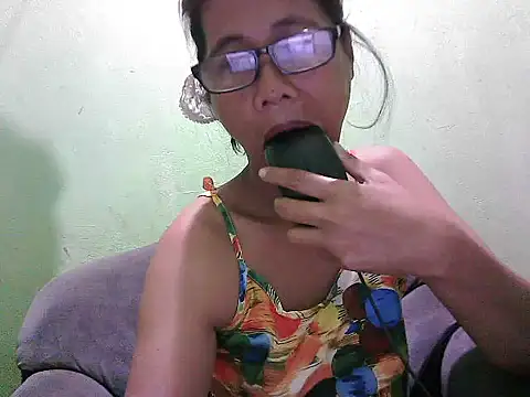 HotLadyPinay32 online show from April 2026 07:55:01 PM