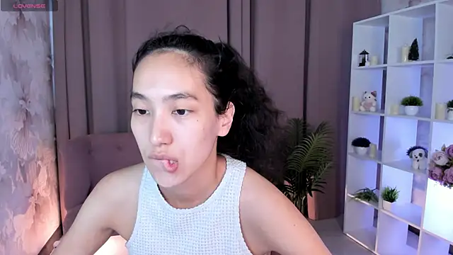 FlirtyAura online show from July 2026 03:32:01 AM