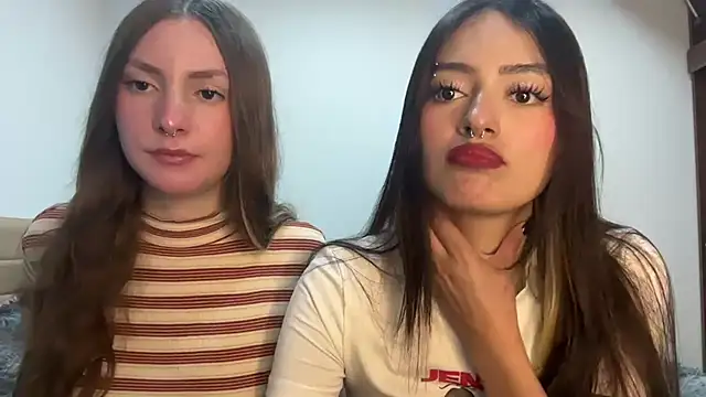 velvet  moon online show from April 2026 03:37:02 AM