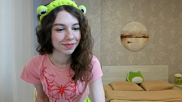 KellyShines online show from April 2026 06:17:01 AM