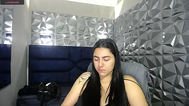 Megara 25 online show from March 2026 03:27:01 PM