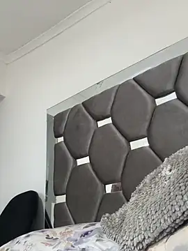 AmberMoss1 online show from April 2026 12:29:02 PM