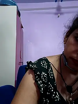 Snapshot of Sonalihot_ chatting on June 2026 04:28:02 AM Sonalihot online show from June 2026 04:28:02 AM