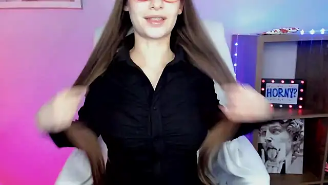 LuxMaya online show from April 2026 06:33:01 AM