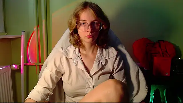 juicyPenny online show from July 2026 10:40:01 AM