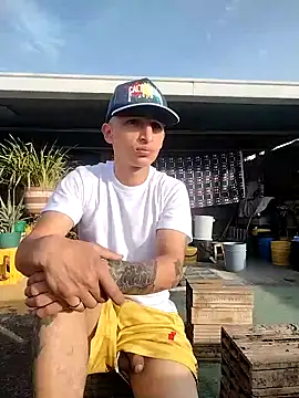 Dani22cmhot online show from February 2026 12:19:01 PM