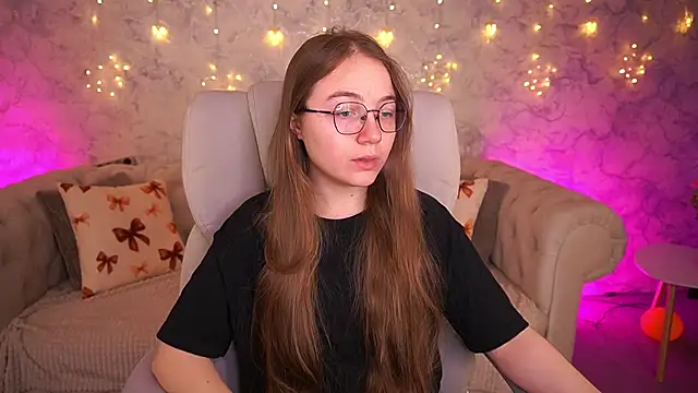 ArrinaWairr online show from March 2026 07:34:02 AM