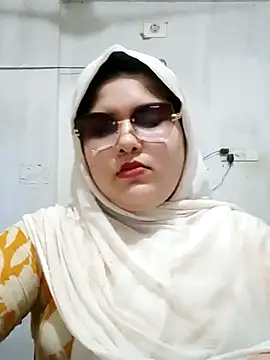 Snapshot of Nusrat-N chatting on July 2026 03:42:01 AM Nusrat-N online show from July 2026 03:42:01 AM