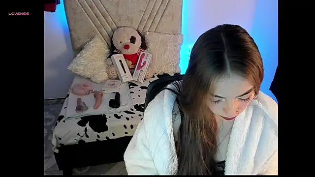 Mia Victoria22 online show from April 2026 02:04:02 AM