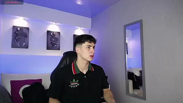 AdrianRinaldi online show from September 2025 08:08:01 PM