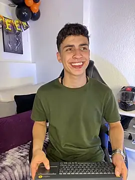 AdrianRinaldi online show from October 2025 08:06:02 PM