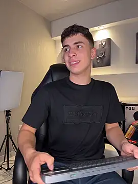 AdrianRinaldi online show from April 2026 08:10:02 PM