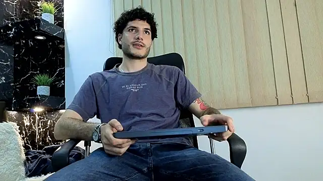 Rafael Mendezz online show from March 2026 02:04:02 AM