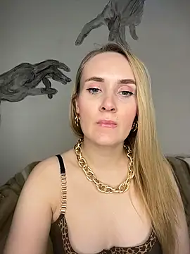 KiraBerht online show from March 2026 09:07:01 PM