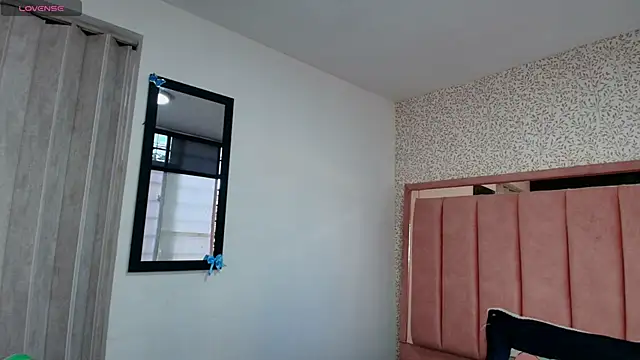 Hanna Lee   online show from April 2026 08:50:01 PM