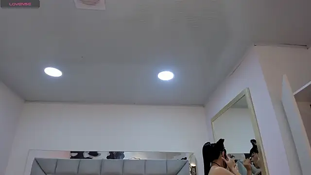 im Lorena online show from April 2026 07:18:02 PM