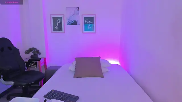 Anastasia lauren online show from December 2025 08:06:02 PM