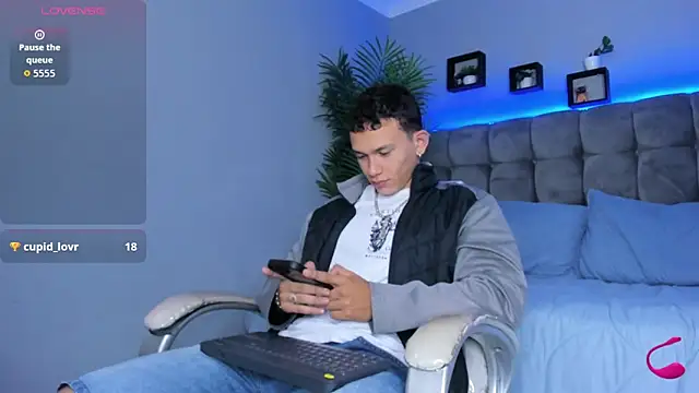 Thomas moon online show from March 2026 02:06:01 PM