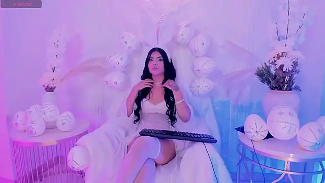 MiaLaurence online show from April 2026 09:16:01 PM