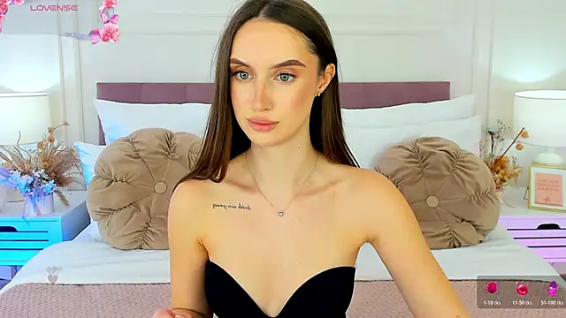 ToriSonn online show from April 2026 12:19:02 PM