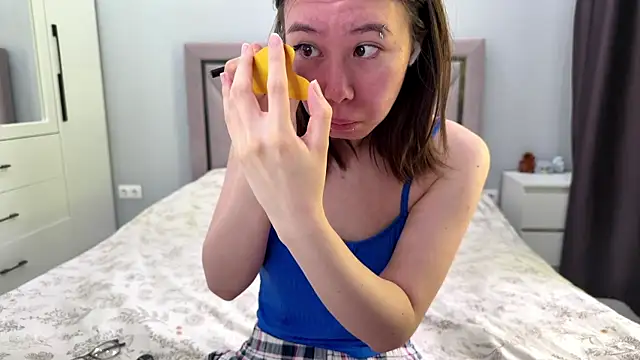 Snapshot of Wow_Akemi chatting on June 2026 05:45:02 AM Wow Akemi online show from June 2026 05:45:02 AM