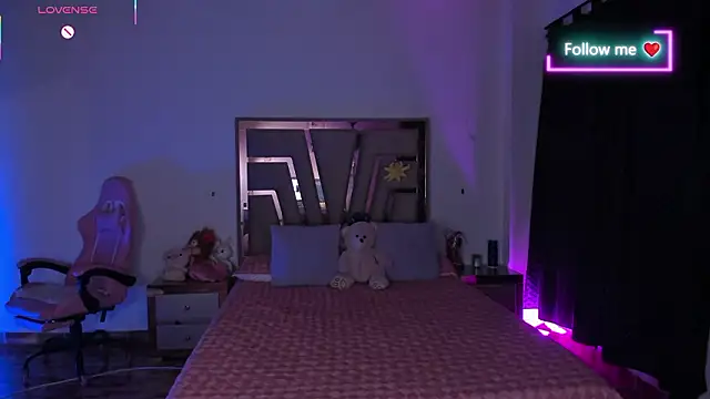 lunaarose online show from February 2026 03:40:01 AM