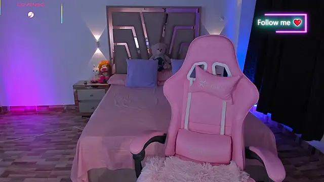 lunaarose online show from March 2026 04:06:02 AM