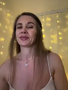 Snapshot of LucieMack chatting on June 2026 05:56:02 PM LucieMack online show from June 2026 05:56:02 PM