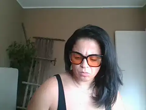 ITALIANASISIXX online show from July 2026 07:50:01 AM