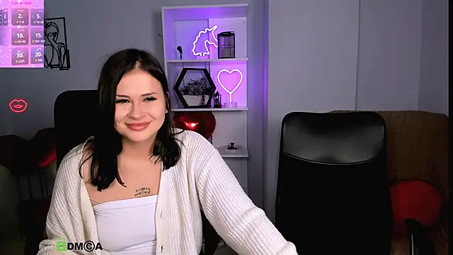 lau ra queen online show from November 2025 10:22:02 PM