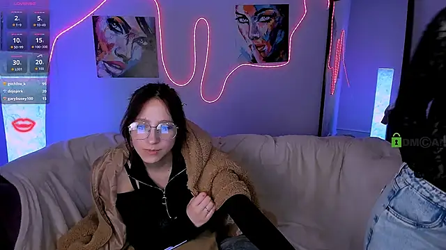 lau ra queen online show from February 2026 12:20:02 AM