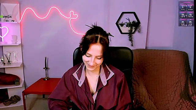 lau ra queen online show from February 2026 02:50:02 AM